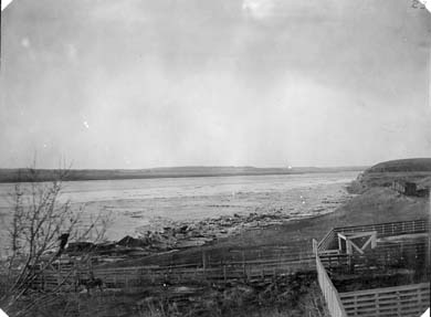 Ice Breaking Up on Missouri River